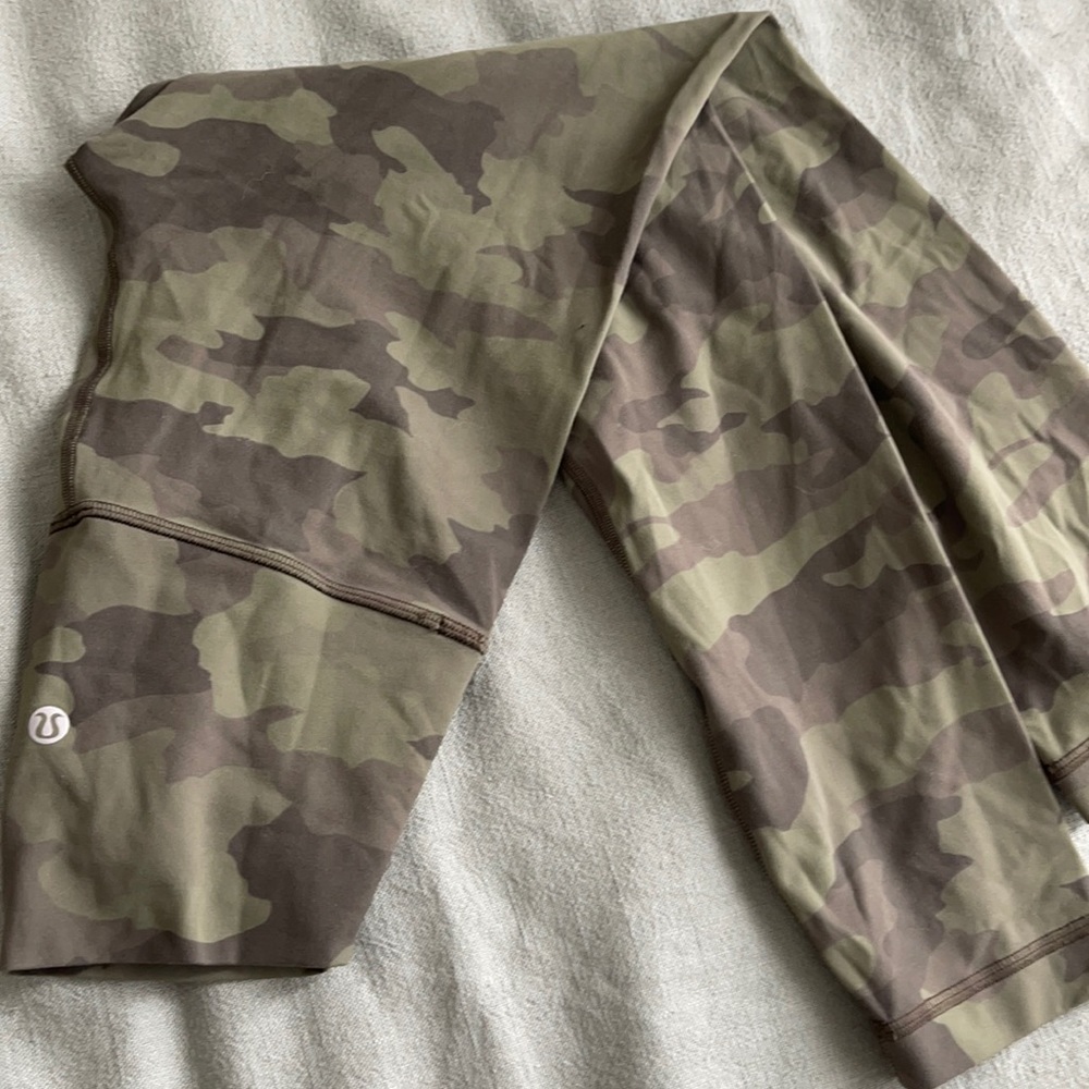 Lululemon Light Camo Align Pants 23 inch crop